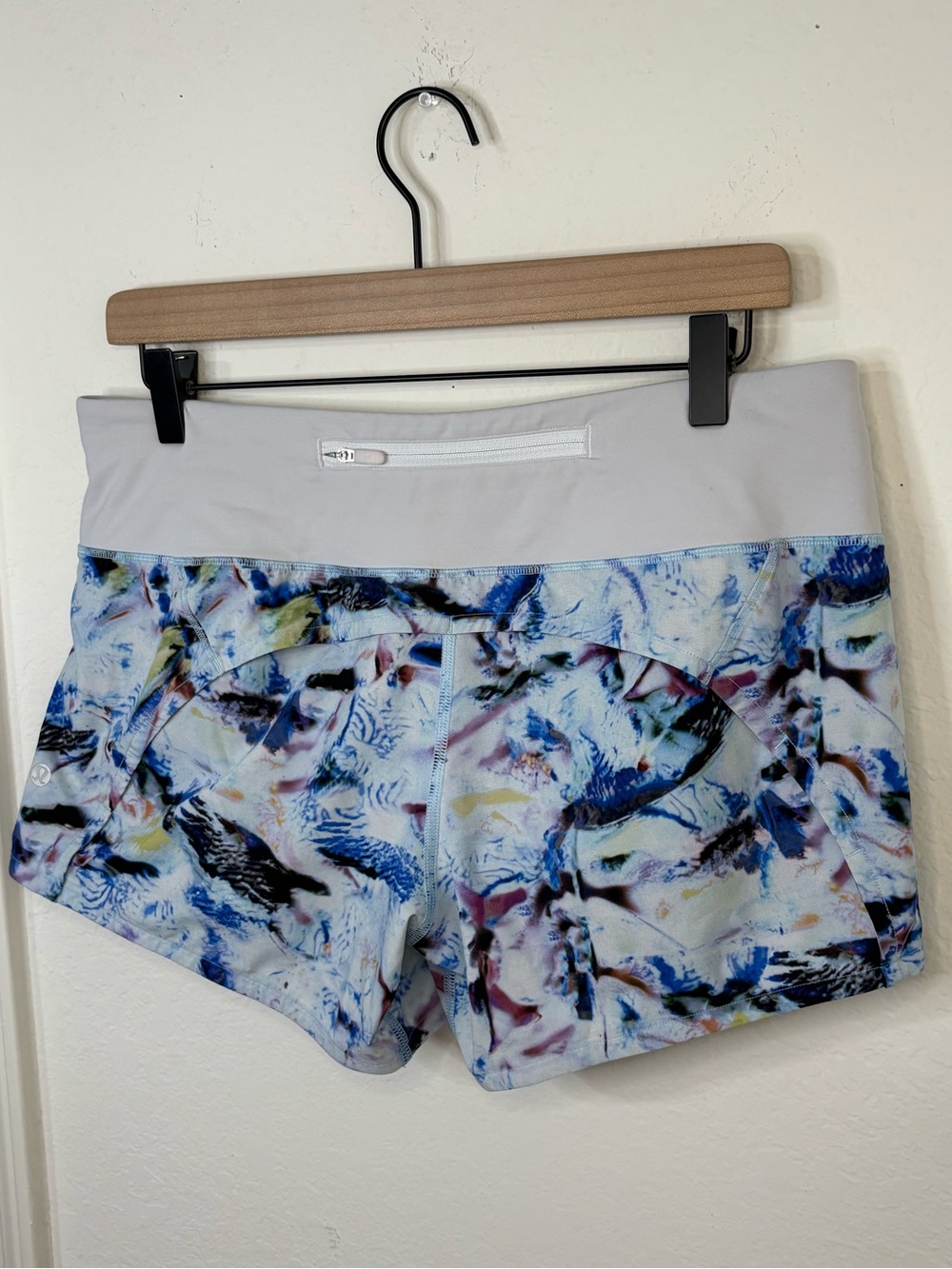 Lululemon Run Times Shorts II 4” inseam Exposure Crystallize multi White size 8 - Picture 5 of 12